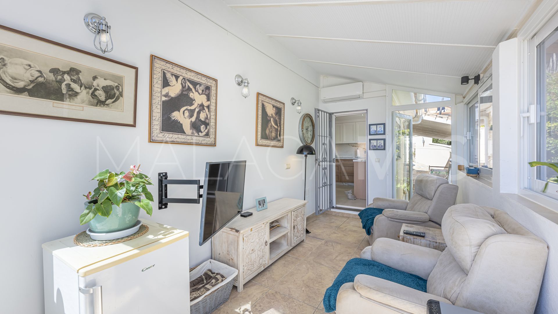 Estepona, villa with 6 bedrooms a la venta