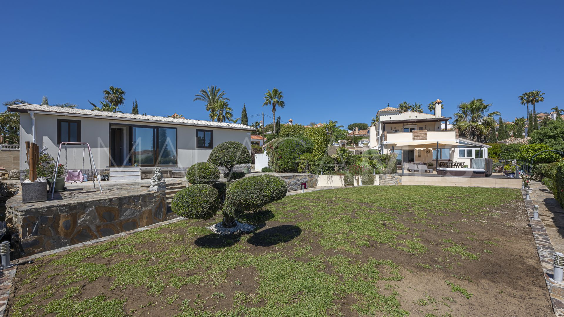 Estepona, villa with 6 bedrooms a la venta