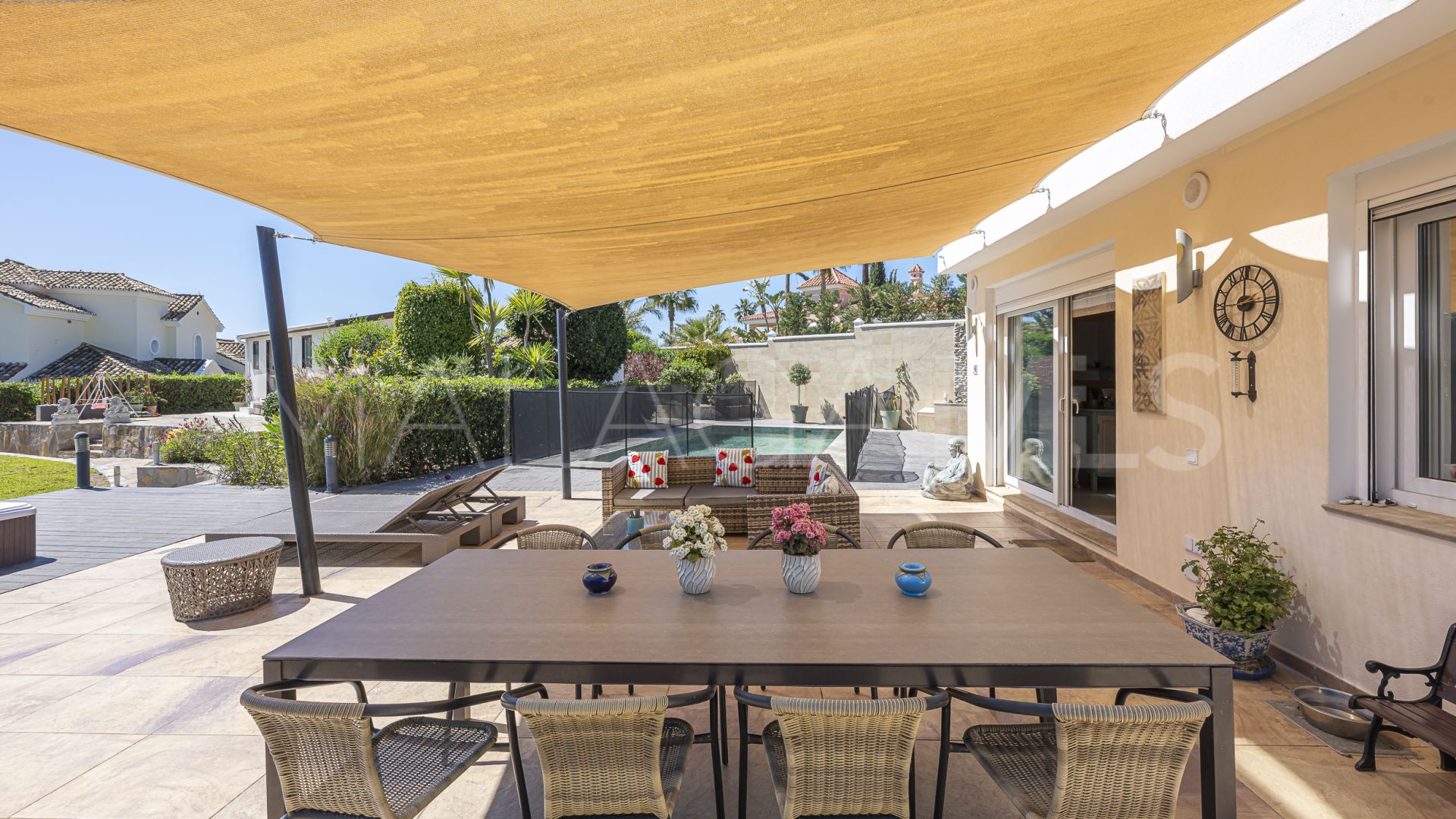 Estepona, villa with 6 bedrooms a la venta