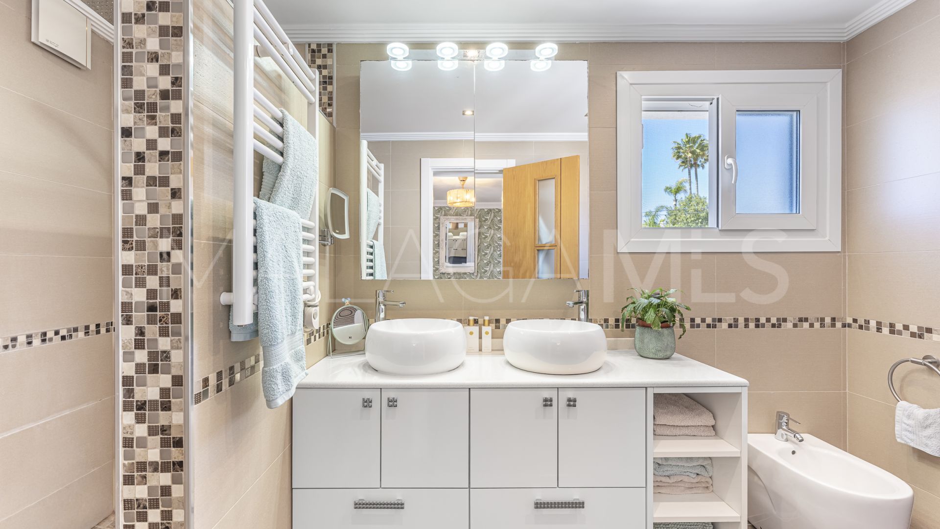 Estepona, villa with 6 bedrooms a la venta