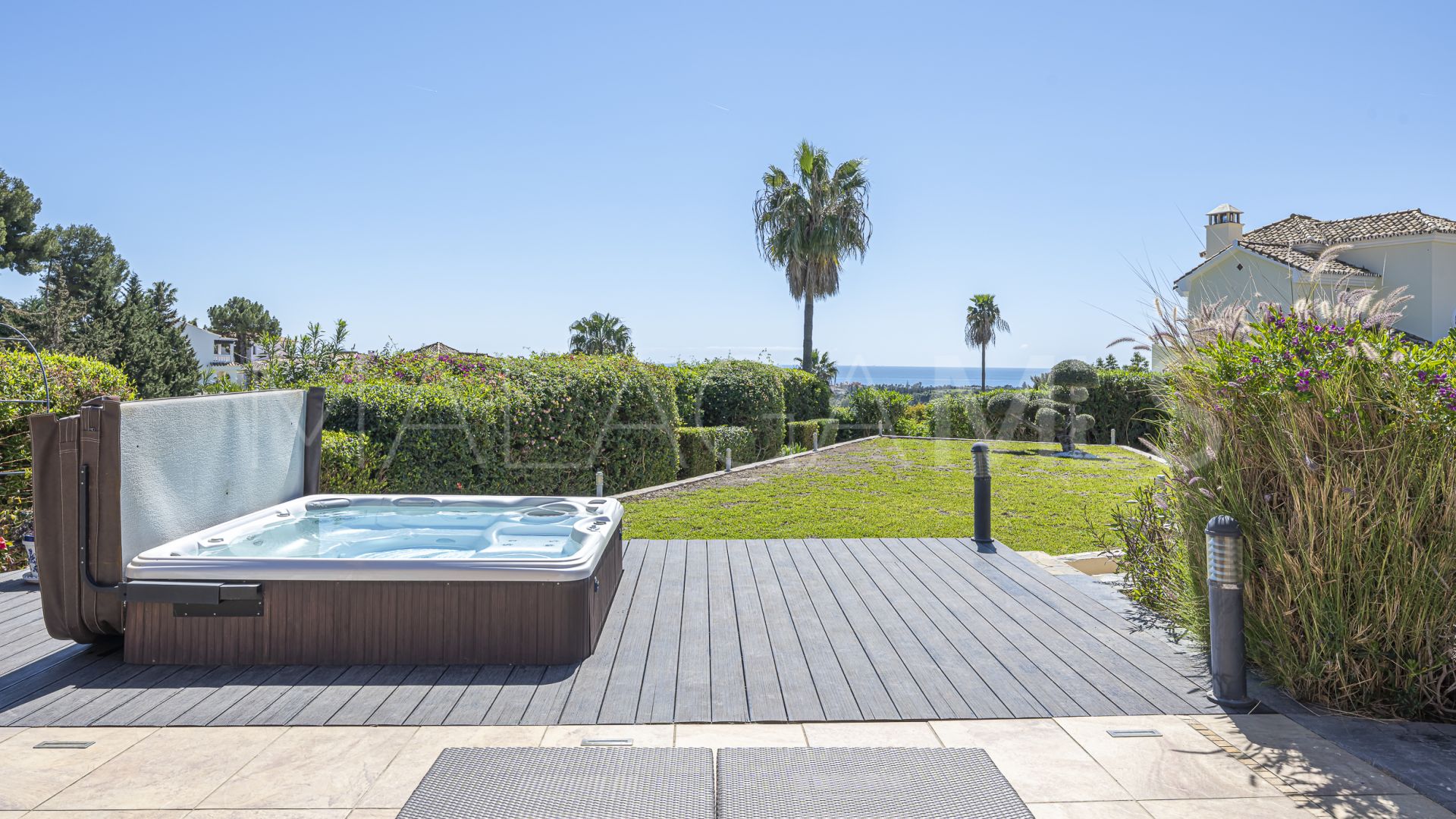 Estepona, villa with 6 bedrooms a la venta