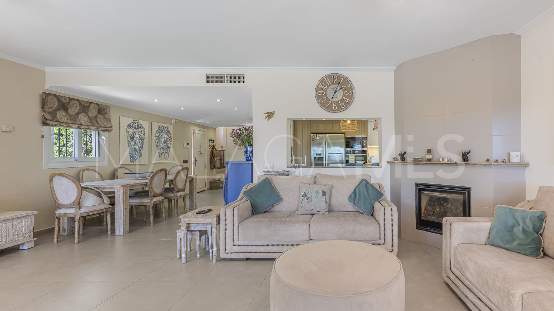 Estepona, villa with 6 bedrooms a la venta