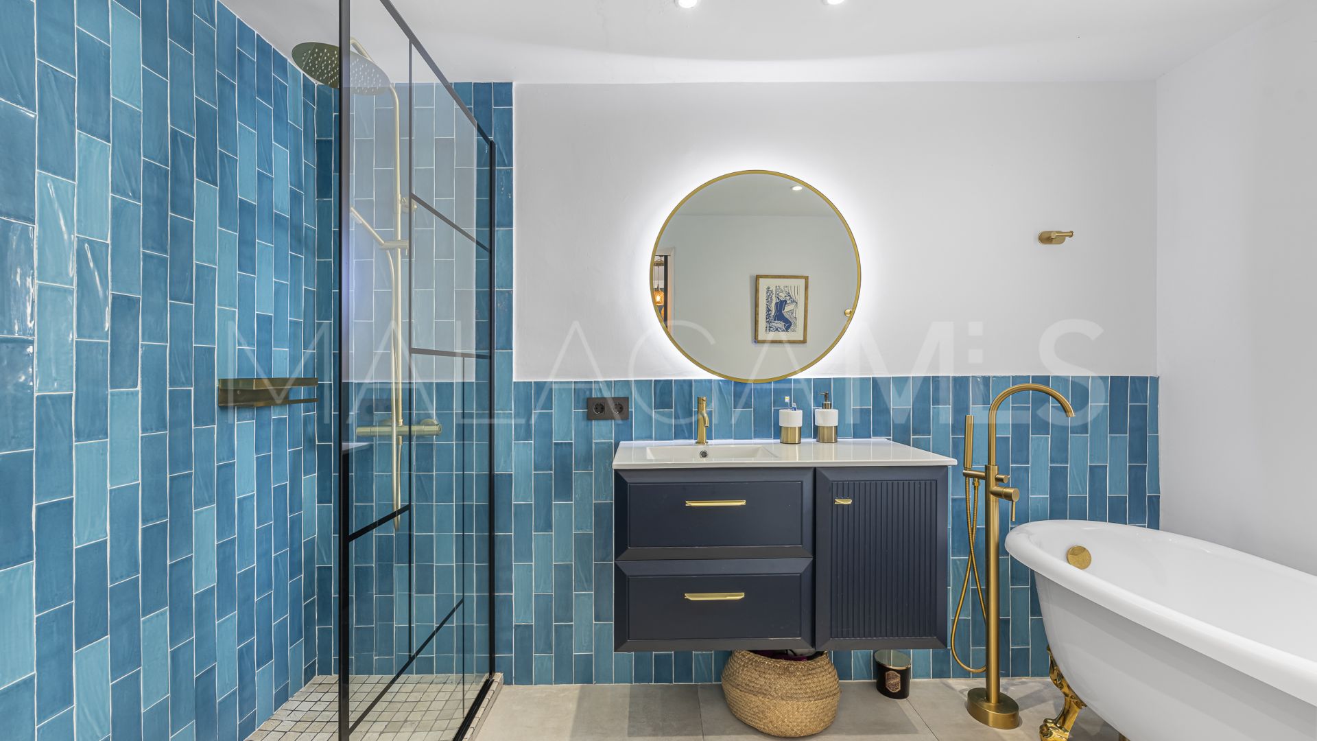 Estepona, villa with 6 bedrooms a la venta