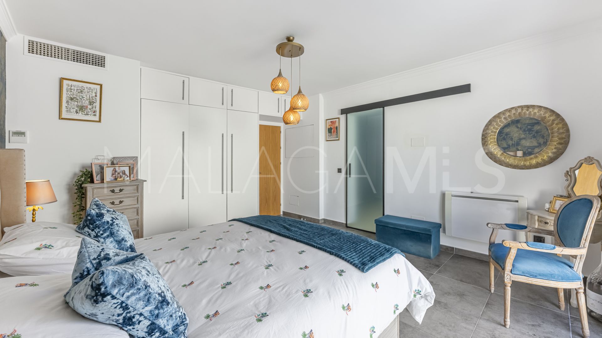 Estepona, villa with 6 bedrooms a la venta