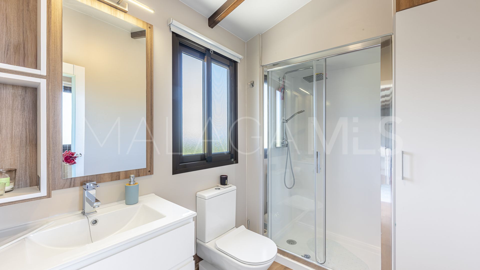 Estepona, villa with 6 bedrooms a la venta