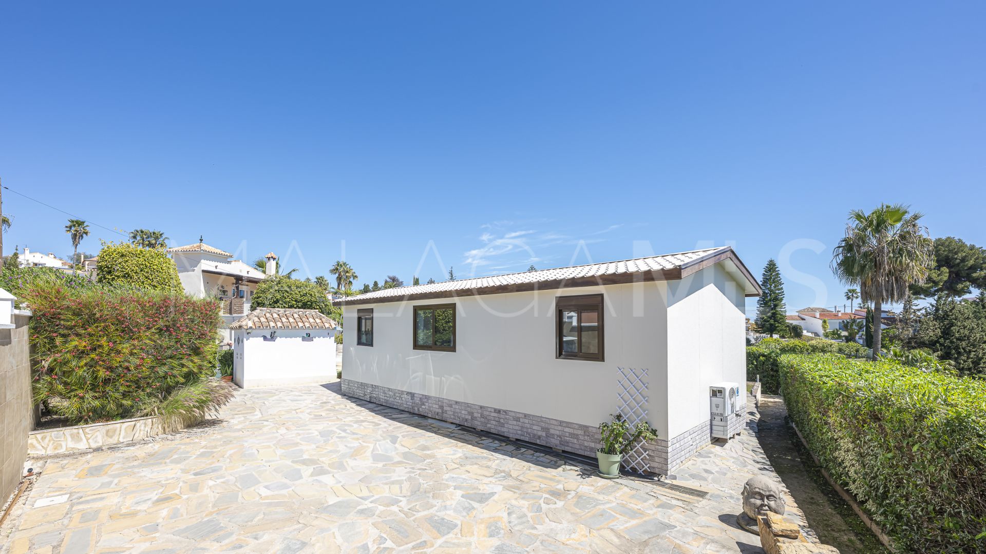 Estepona, villa with 6 bedrooms a la venta