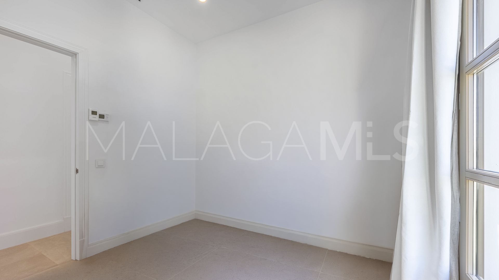 Villa for sale in Estepona