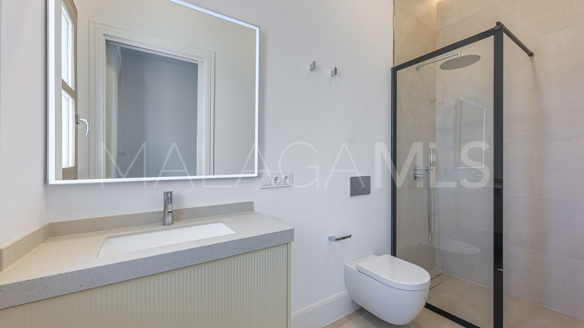 Villa for sale in Estepona