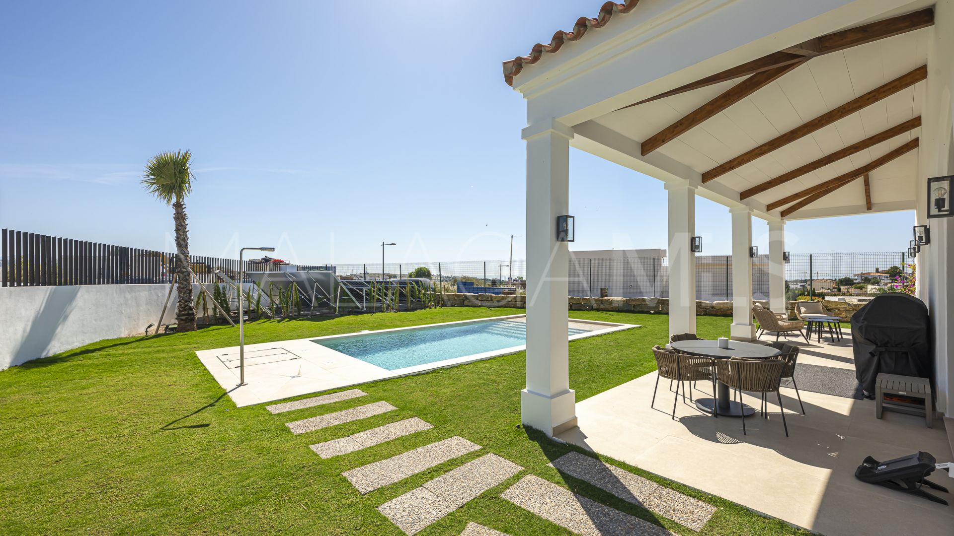 Villa for sale in Estepona