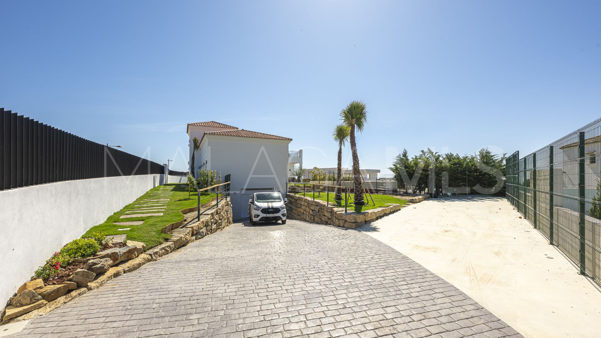 Villa for sale in Estepona