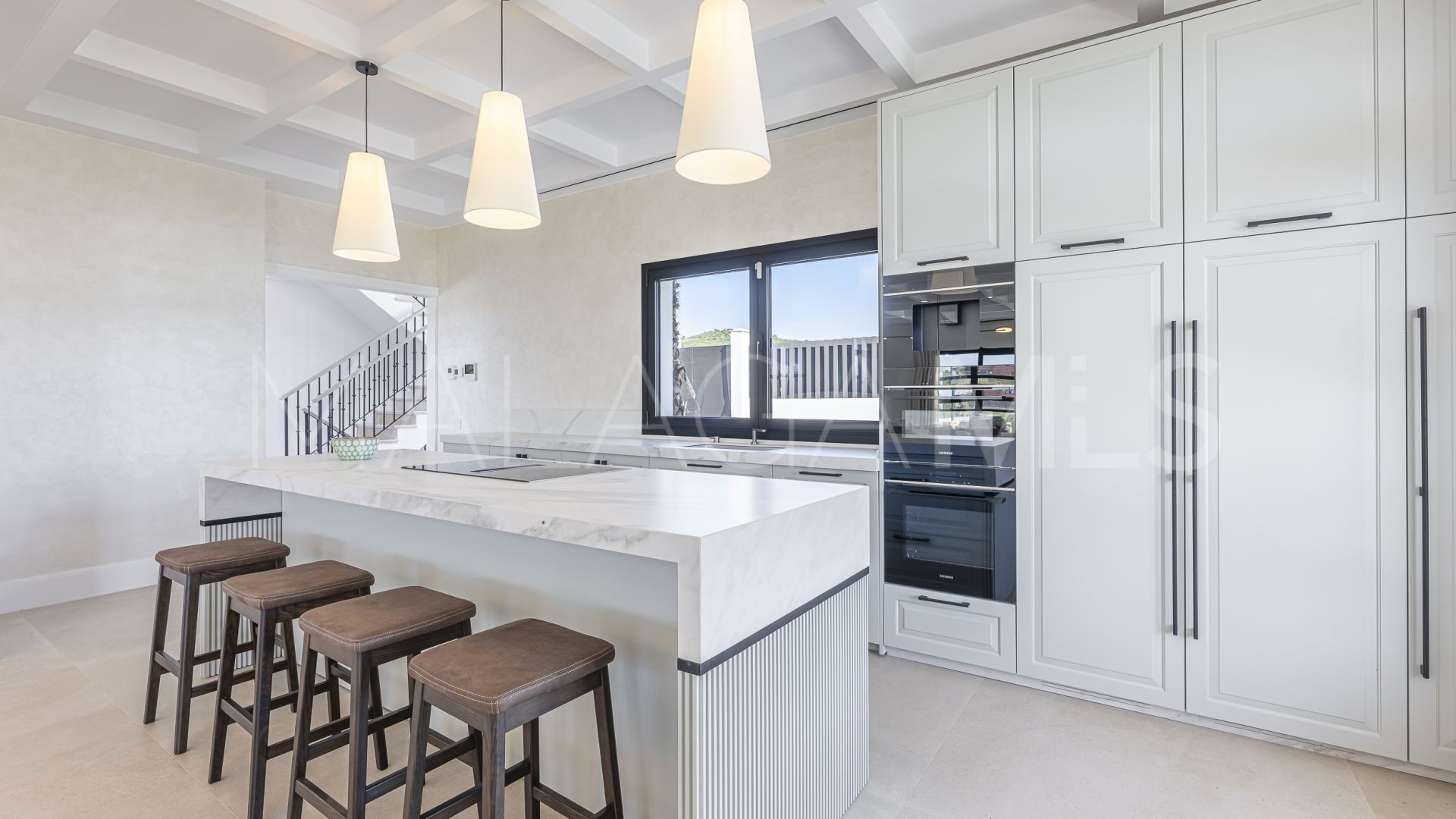 Villa for sale in Estepona