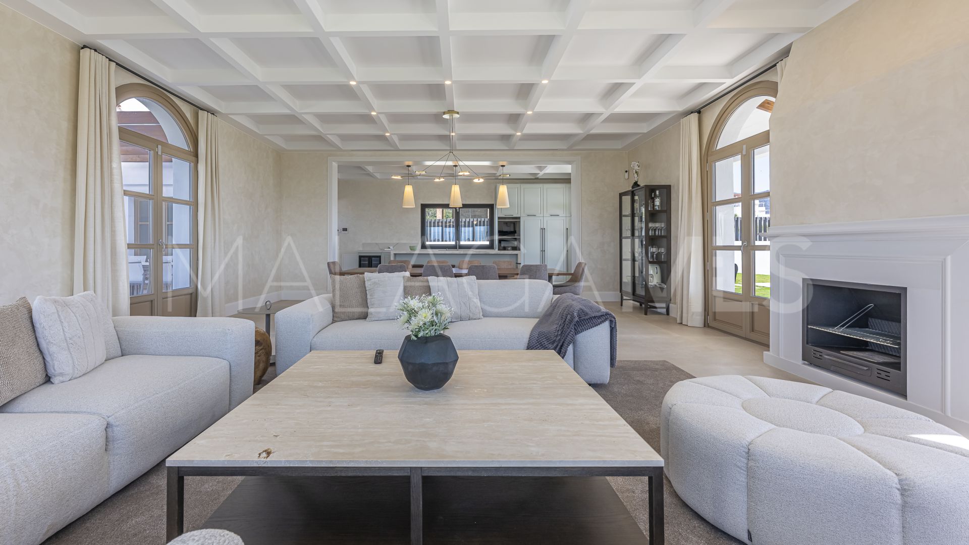 Villa for sale in Estepona
