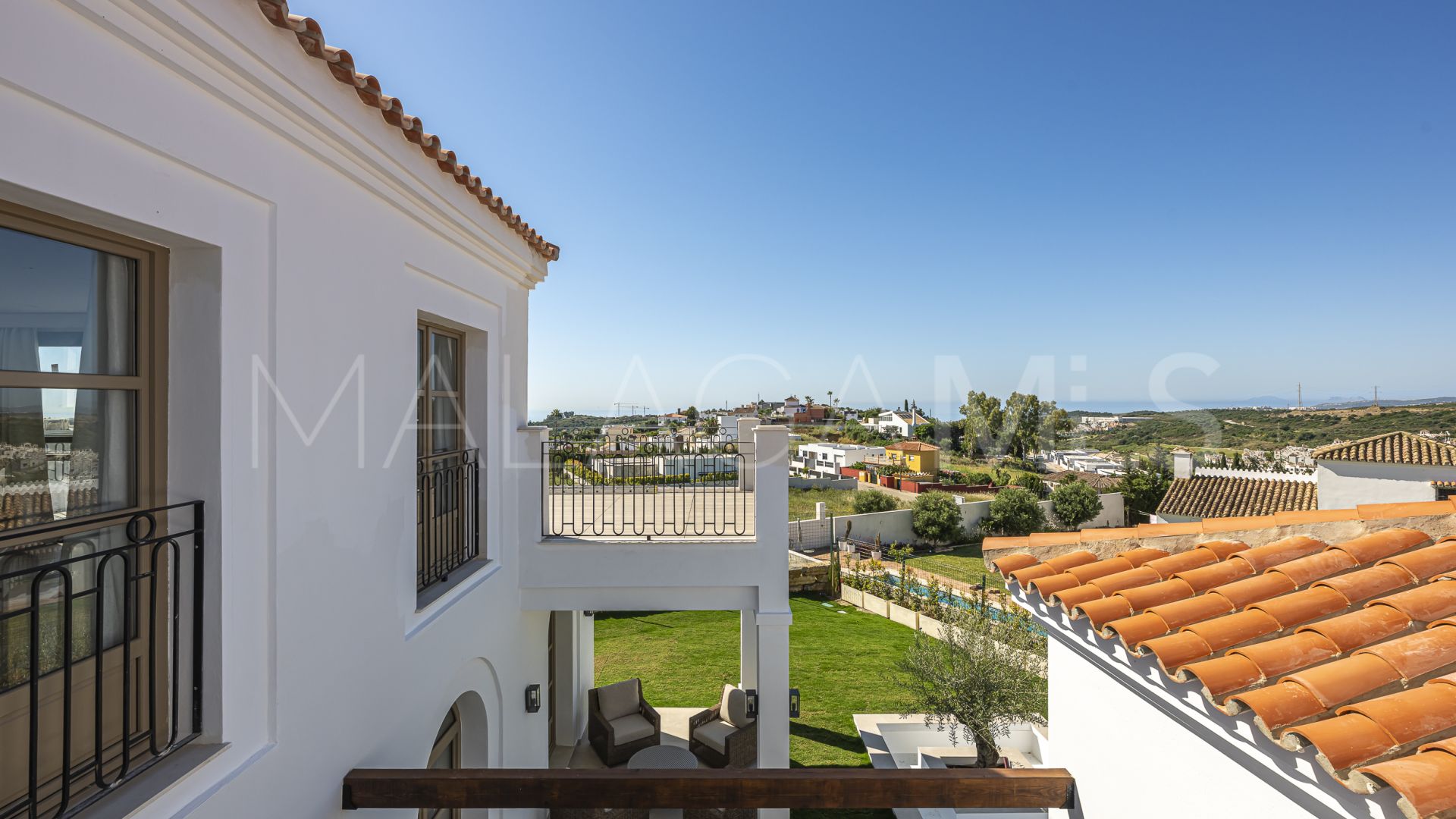 Villa for sale in Estepona