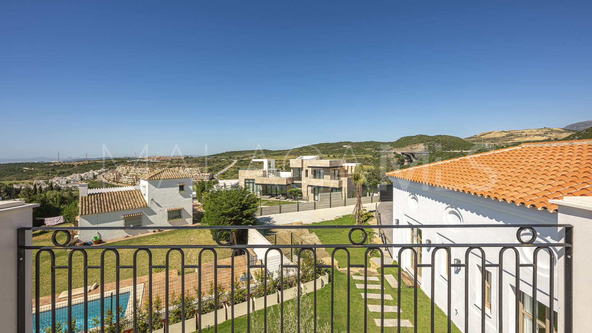 Villa for sale in Estepona