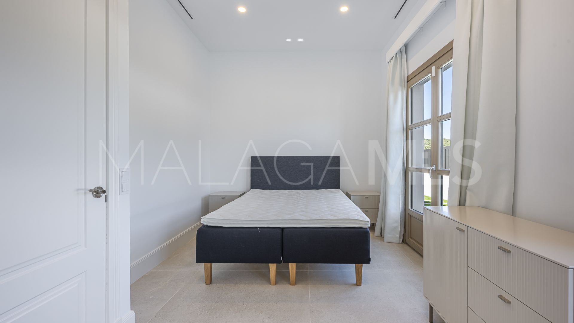 Villa for sale in Estepona