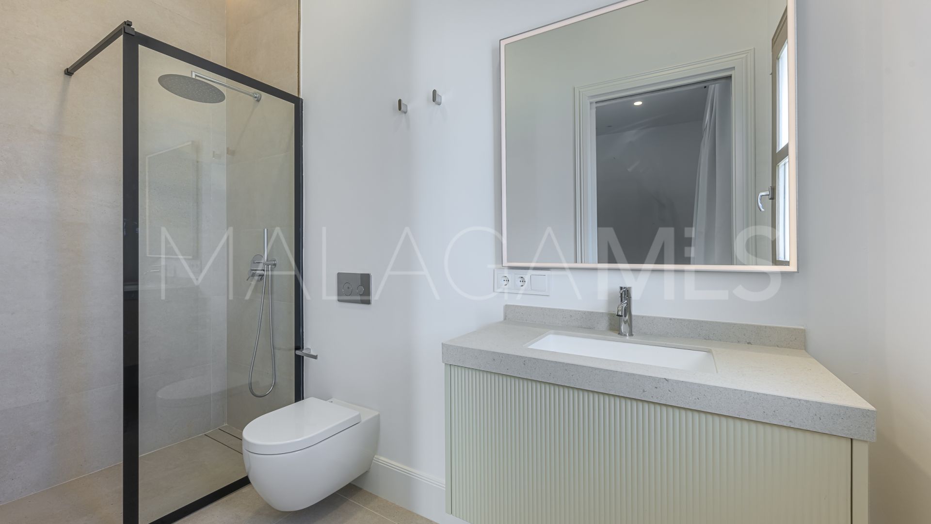 Villa for sale in Estepona
