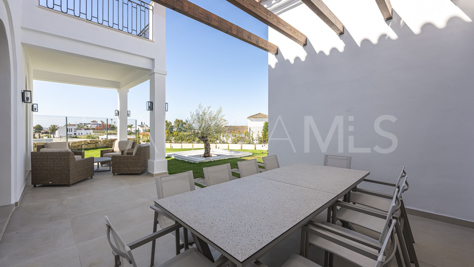 Villa for sale in Estepona