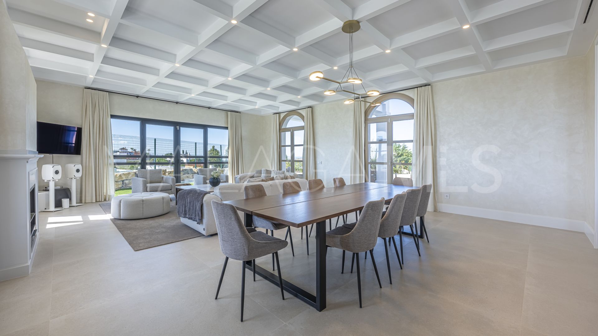 Villa for sale in Estepona