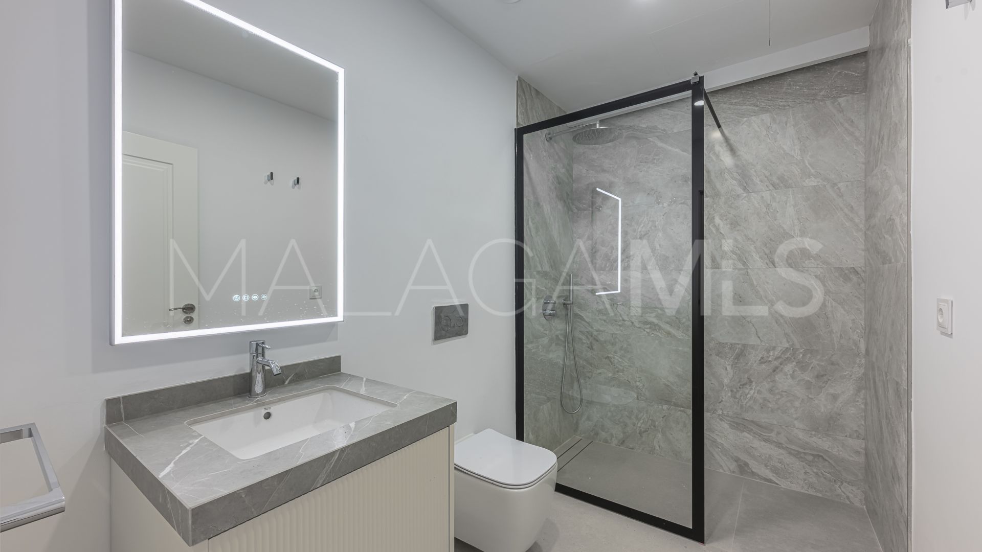 Villa for sale in Estepona