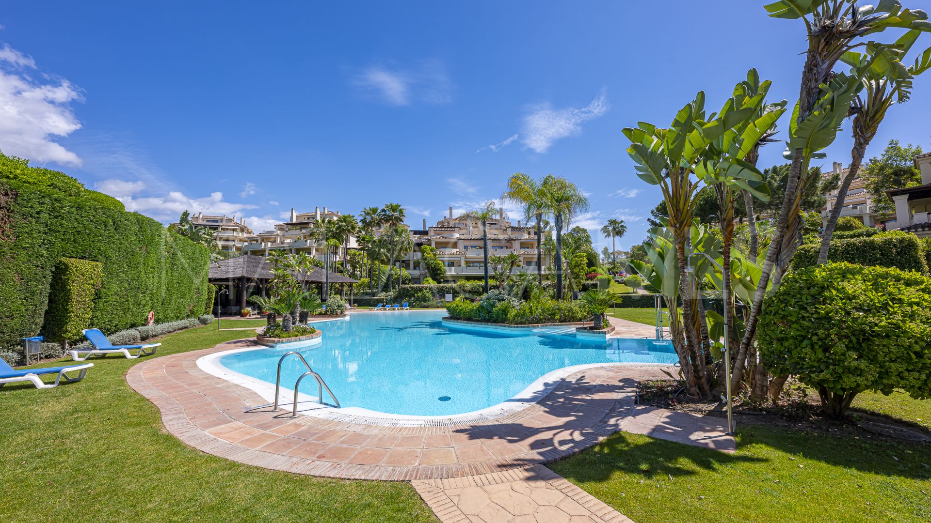 Erdgeschosswohnung for sale in Benahavis