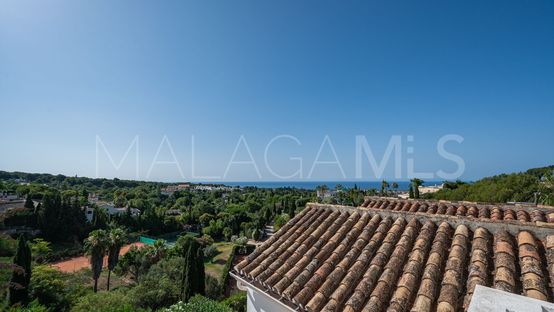 Adosado for sale with 3 bedrooms in Marbella Hill Club