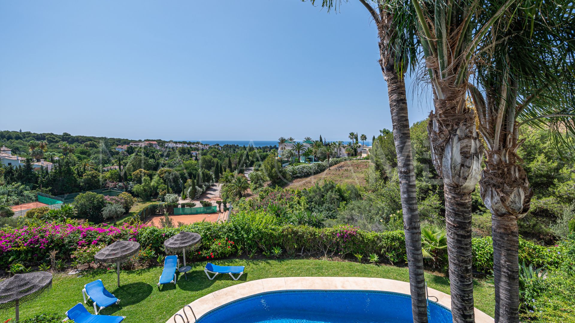 Adosado for sale with 3 bedrooms in Marbella Hill Club