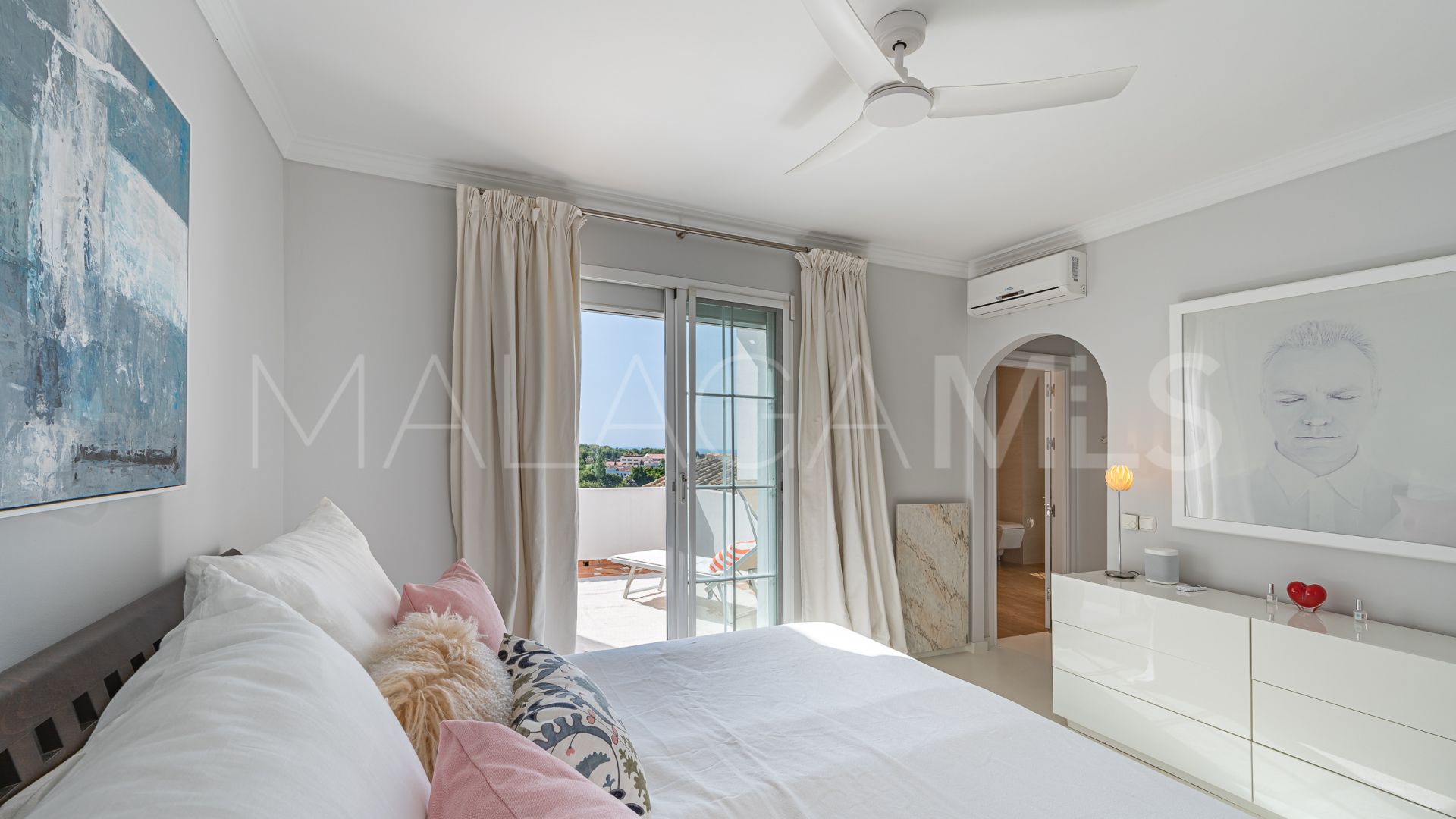 Adosado for sale with 3 bedrooms in Marbella Hill Club