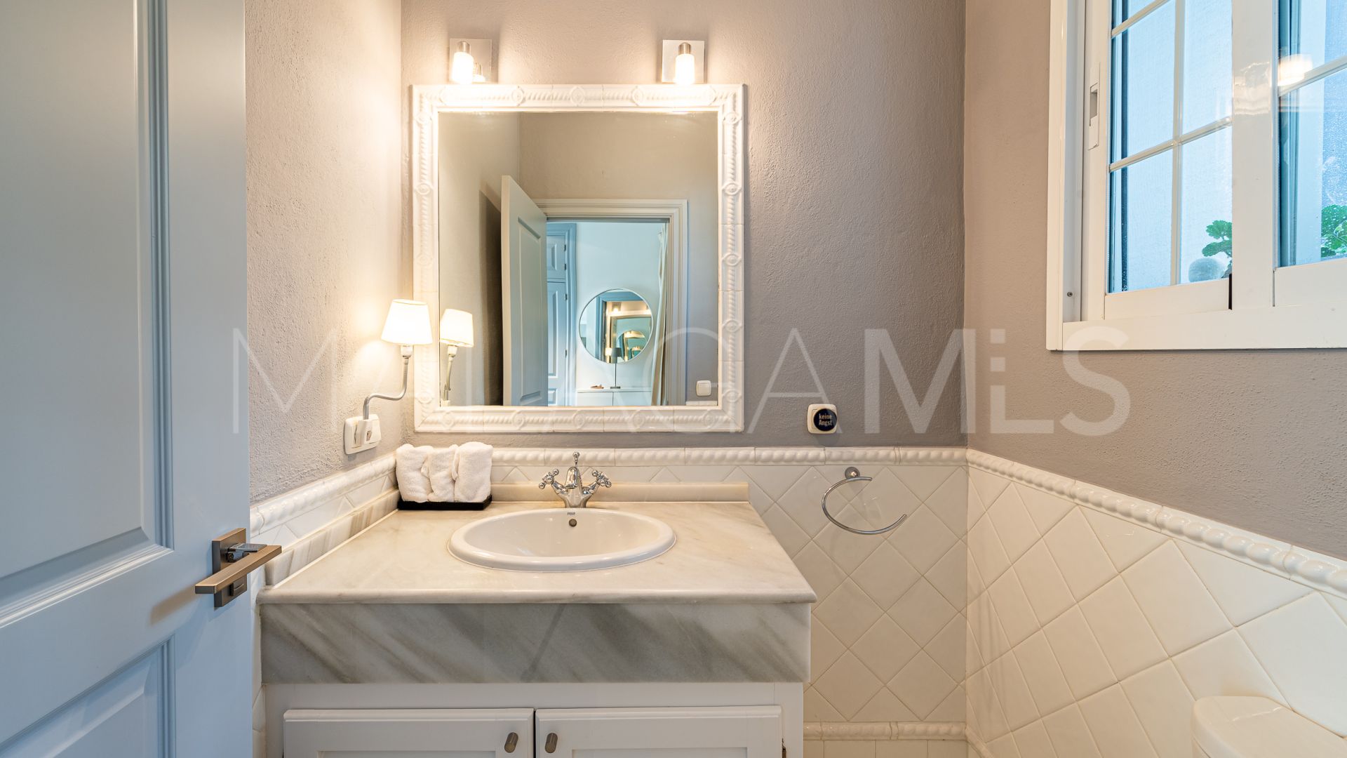 Adosado for sale with 3 bedrooms in Marbella Hill Club