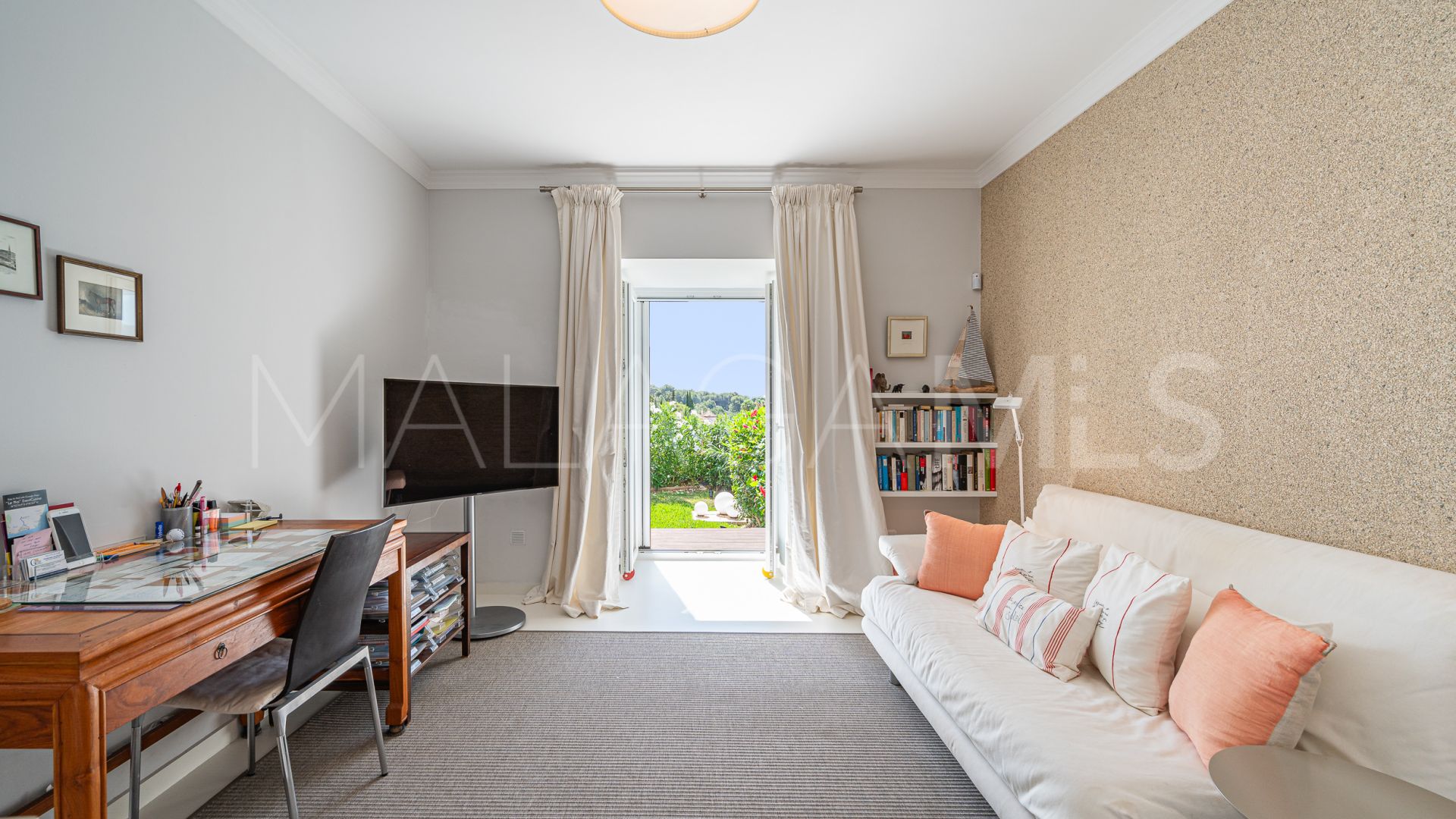 Adosado for sale with 3 bedrooms in Marbella Hill Club