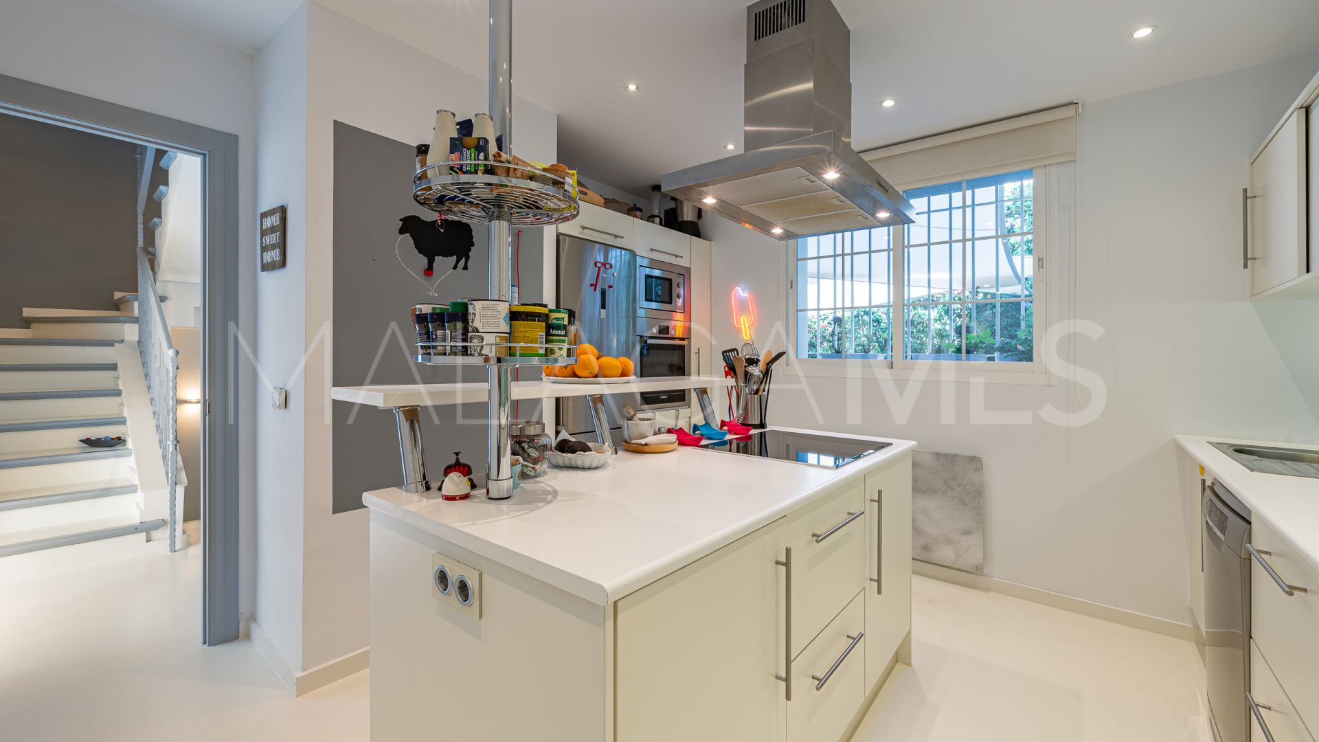 Adosado for sale with 3 bedrooms in Marbella Hill Club