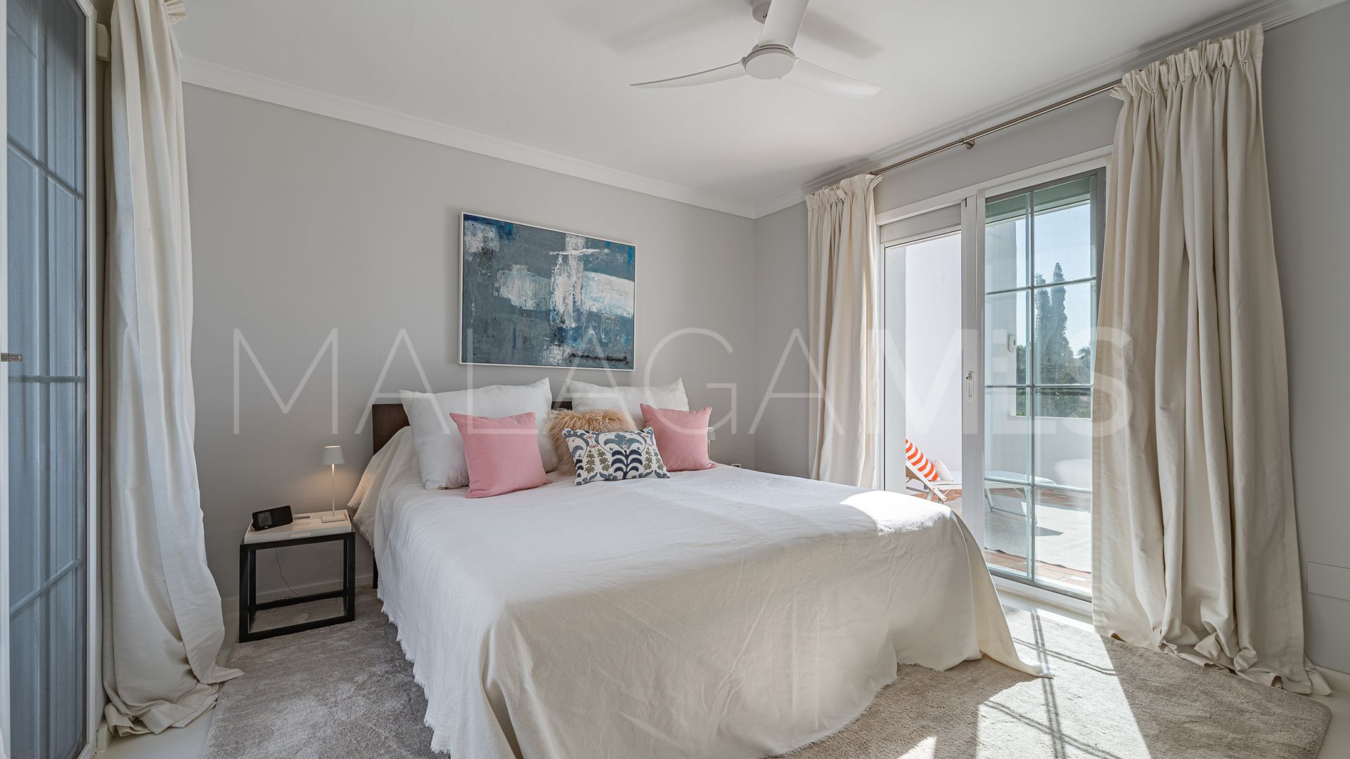 Adosado for sale with 3 bedrooms in Marbella Hill Club