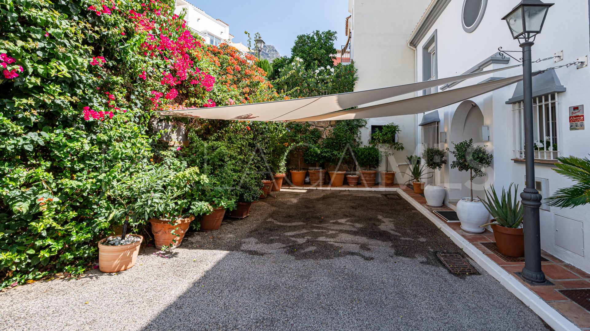 Adosado for sale with 3 bedrooms in Marbella Hill Club