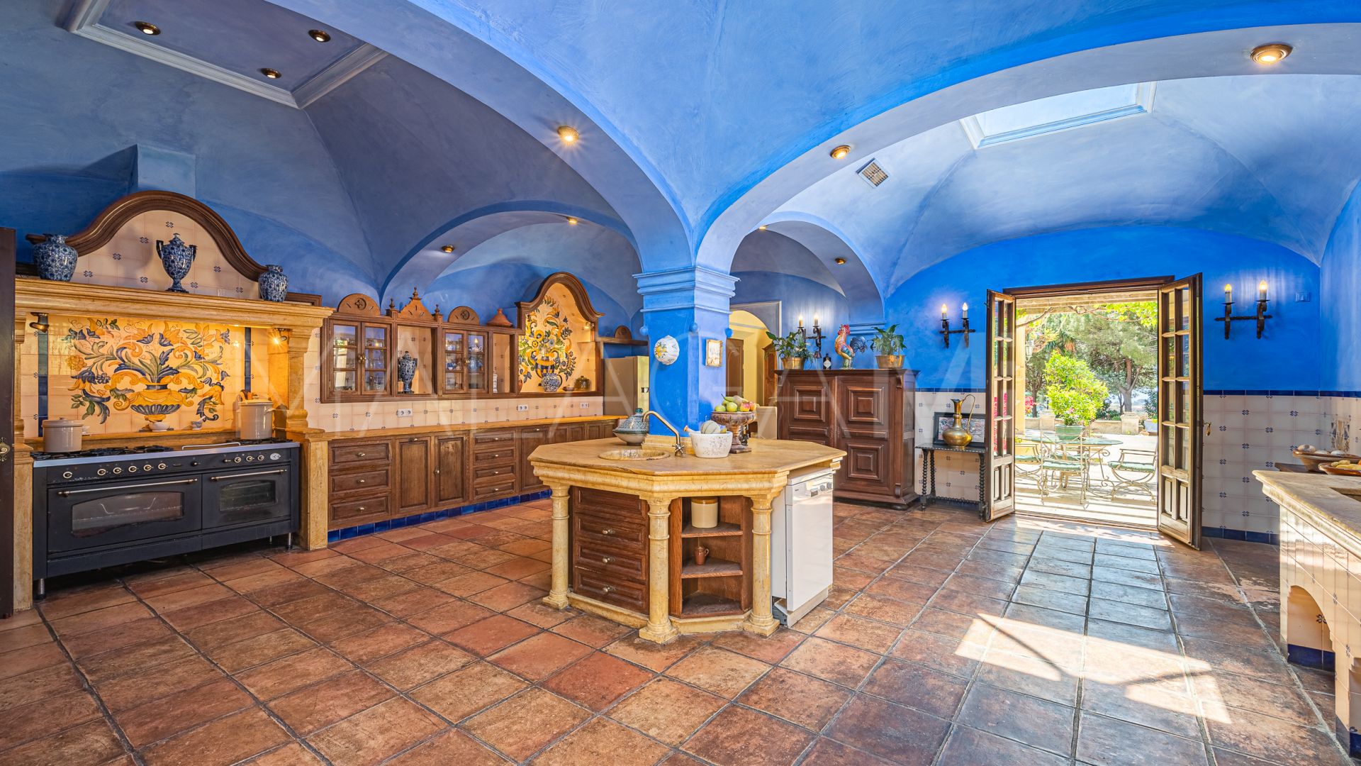 Unik byggnad for sale in Arroyo de las Cañas