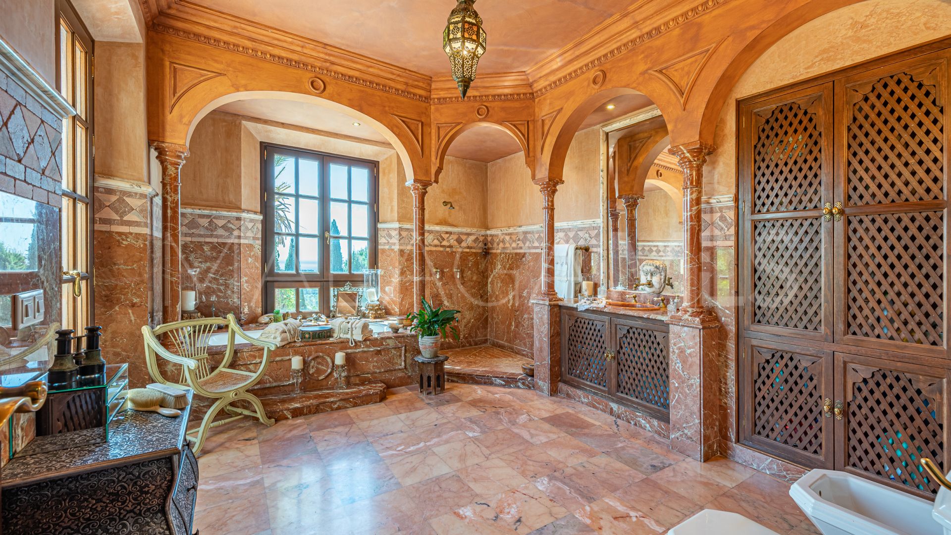 Unik byggnad for sale in Arroyo de las Cañas