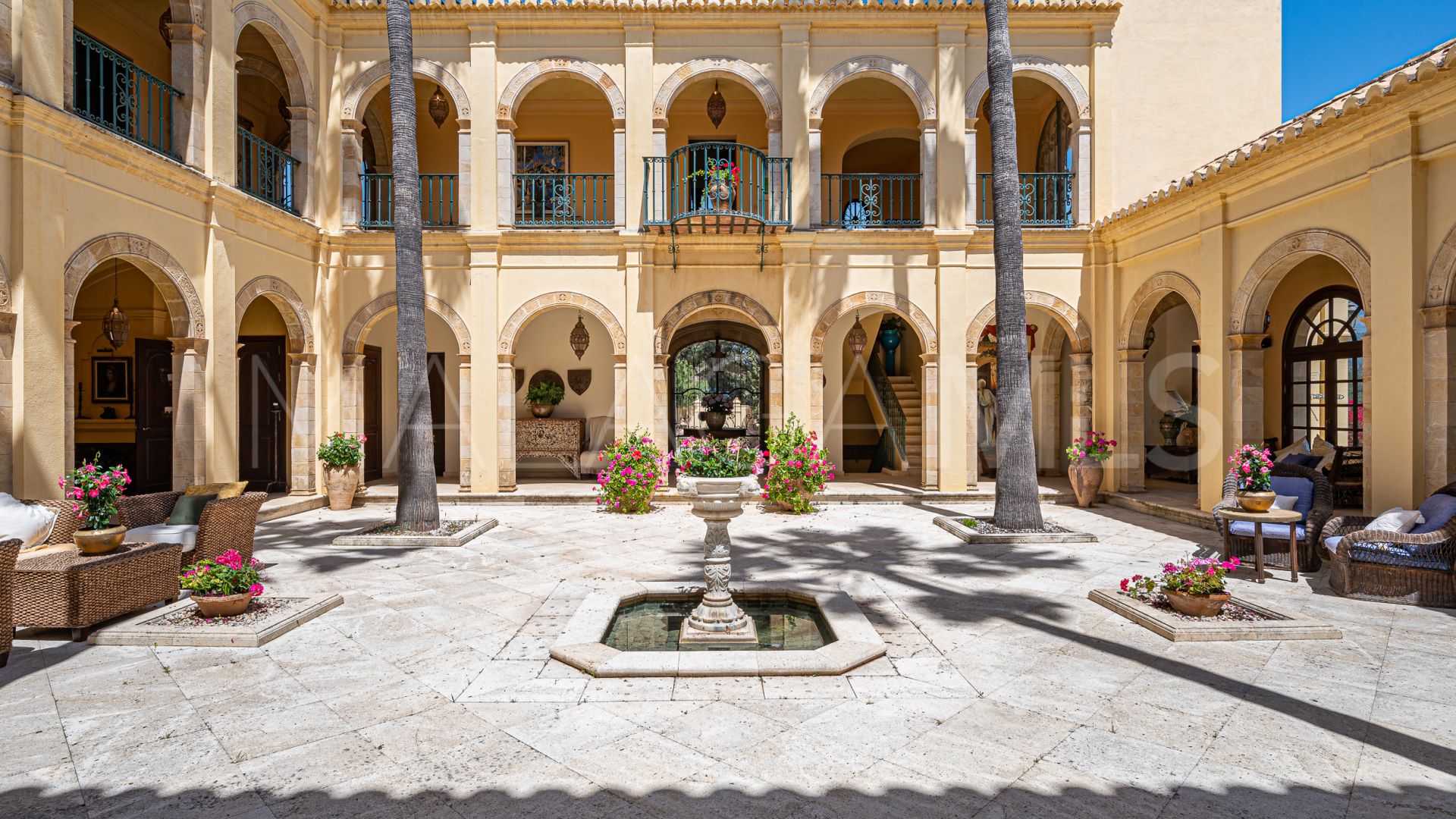 Unik byggnad for sale in Arroyo de las Cañas