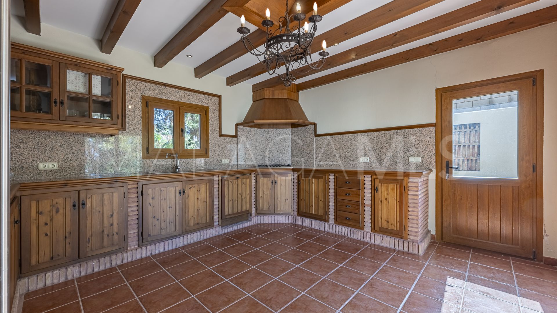 Finca for sale in Estepona