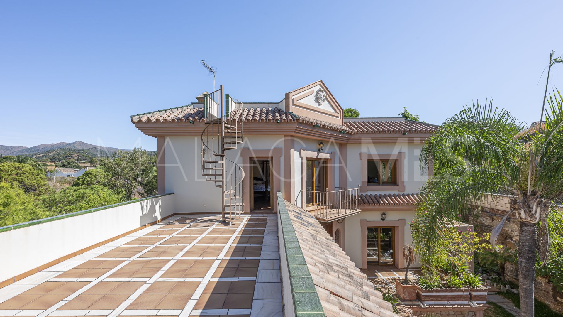 Finca for sale in Estepona