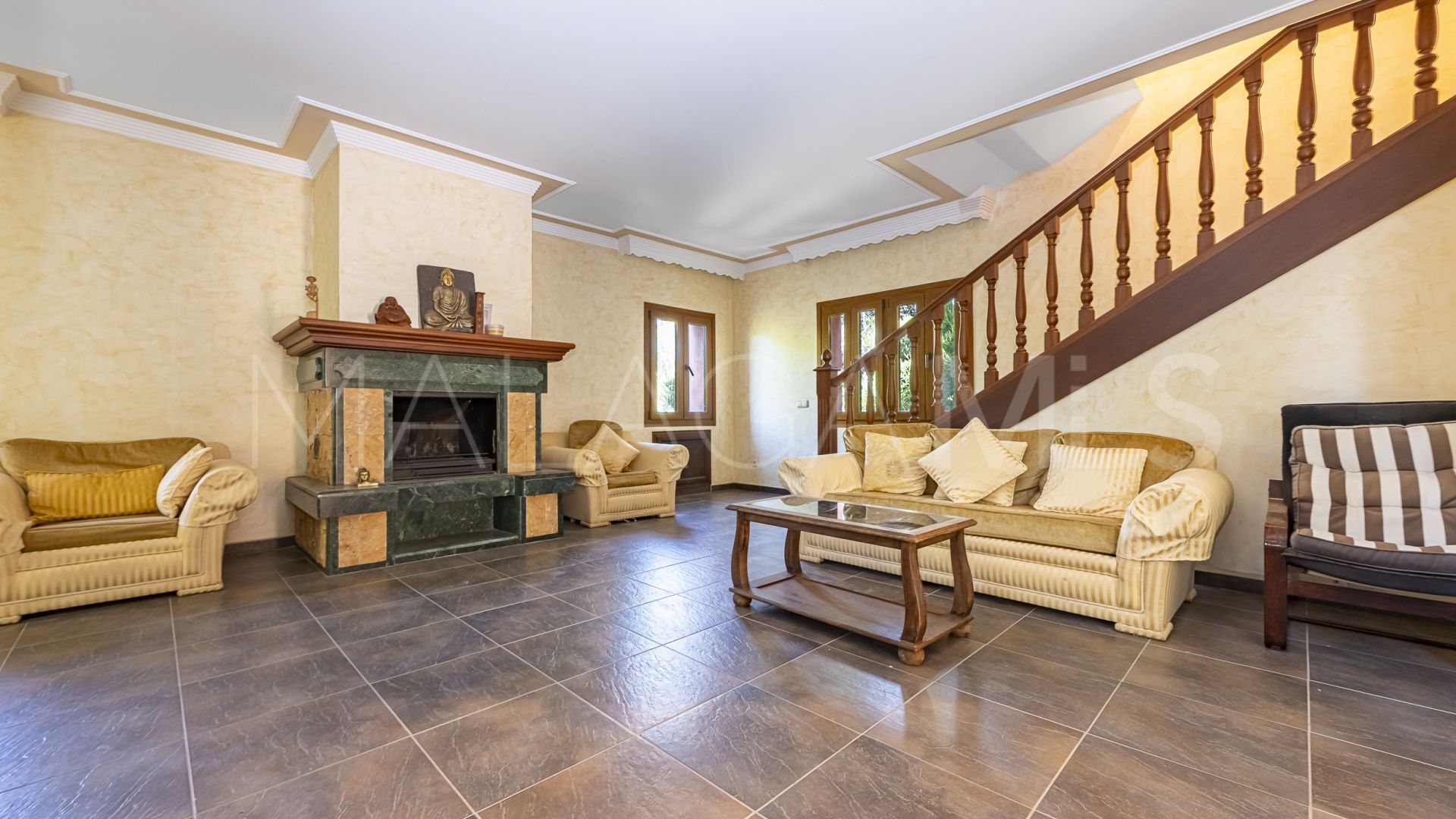 Finca for sale in Estepona