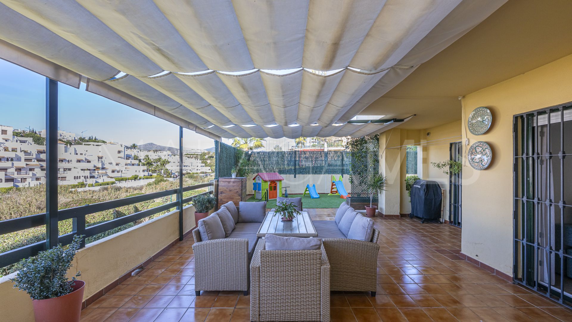 For sale ground floor apartment with 2 bedrooms in Las Joyas