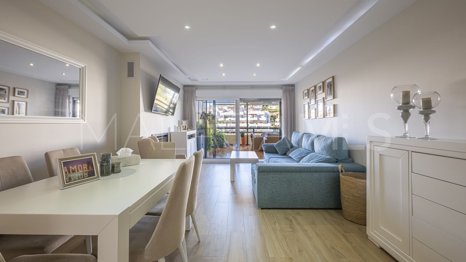 For sale ground floor apartment with 2 bedrooms in Las Joyas