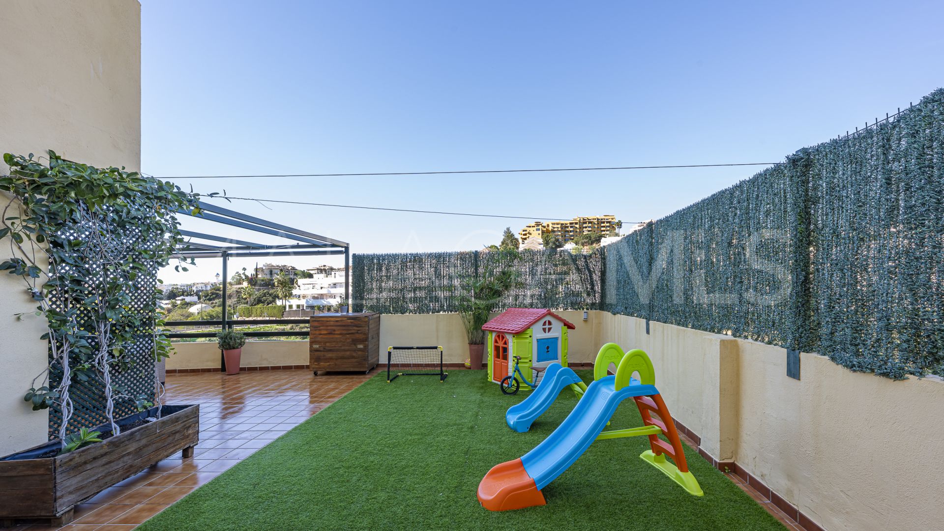 For sale ground floor apartment with 2 bedrooms in Las Joyas