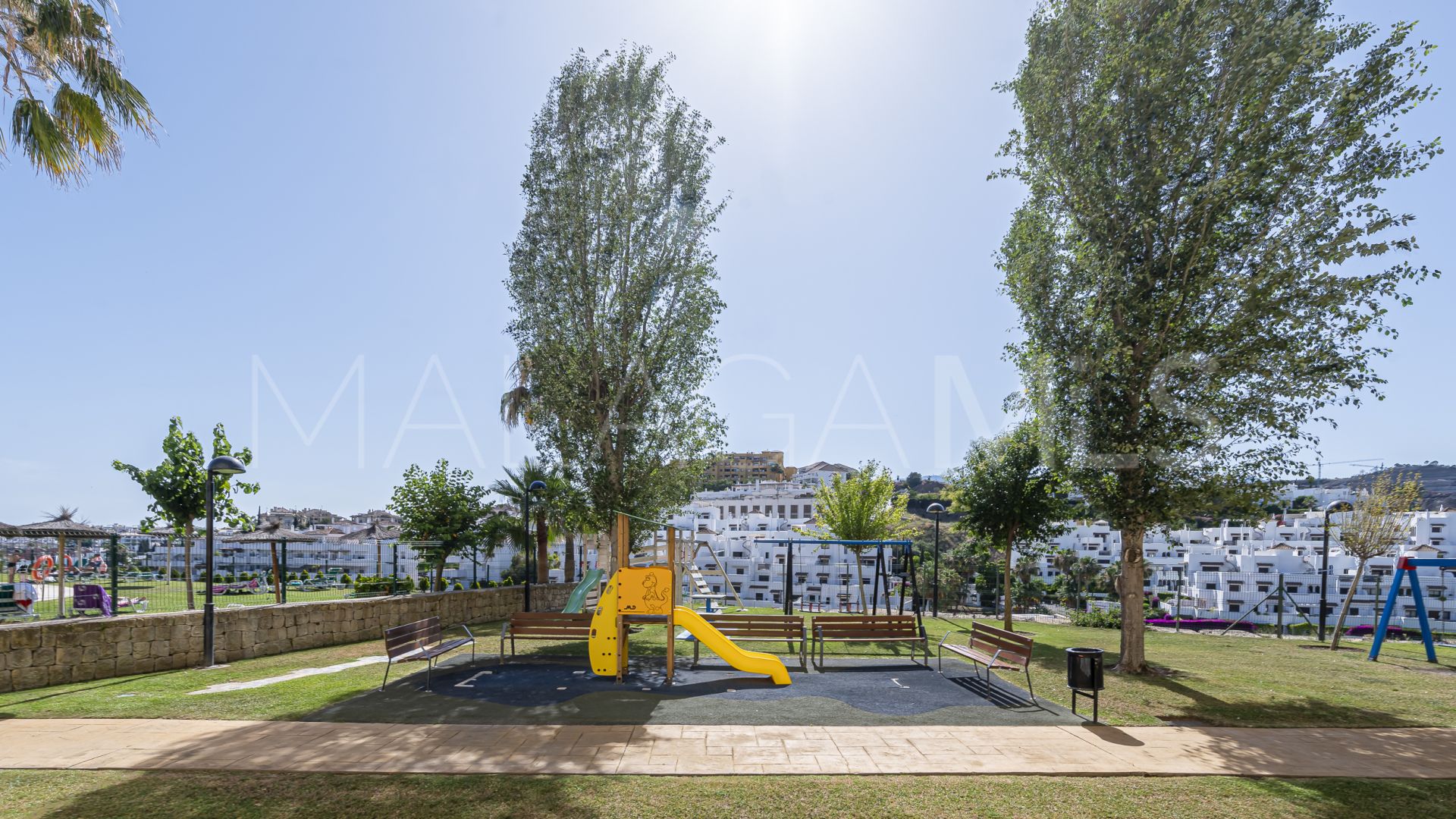 For sale ground floor apartment with 2 bedrooms in Las Joyas