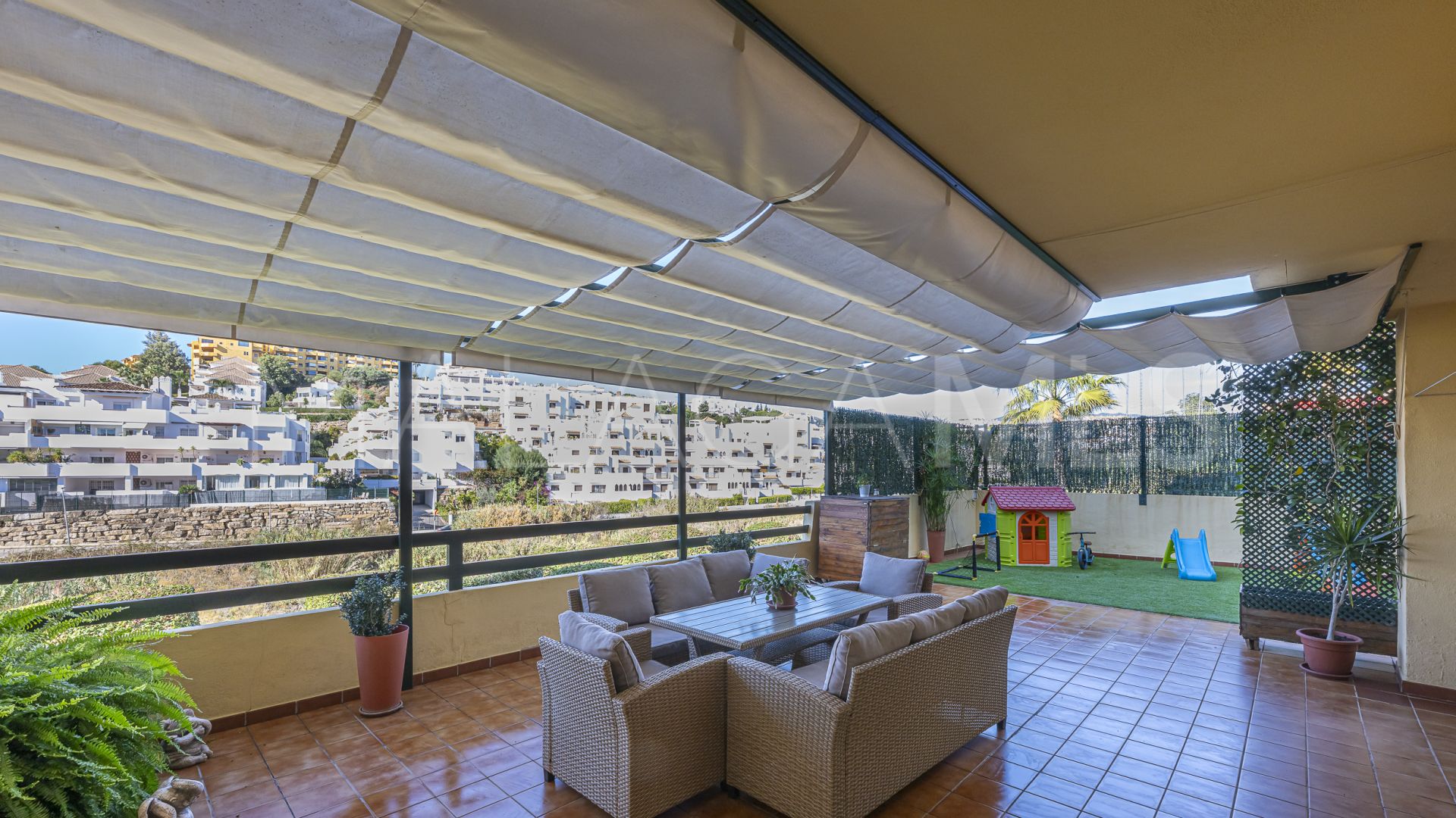 For sale ground floor apartment with 2 bedrooms in Las Joyas