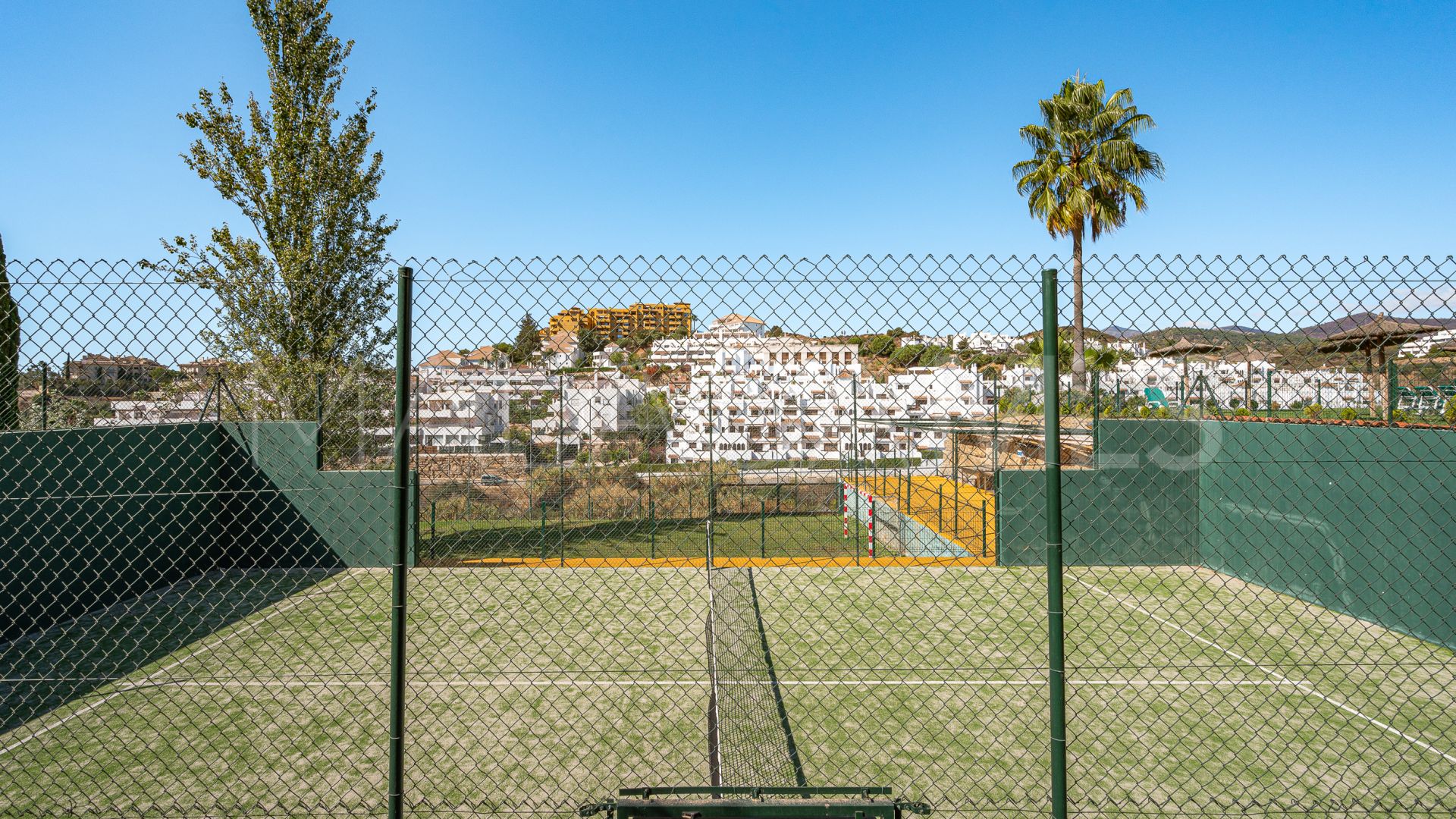 For sale ground floor apartment with 2 bedrooms in Las Joyas