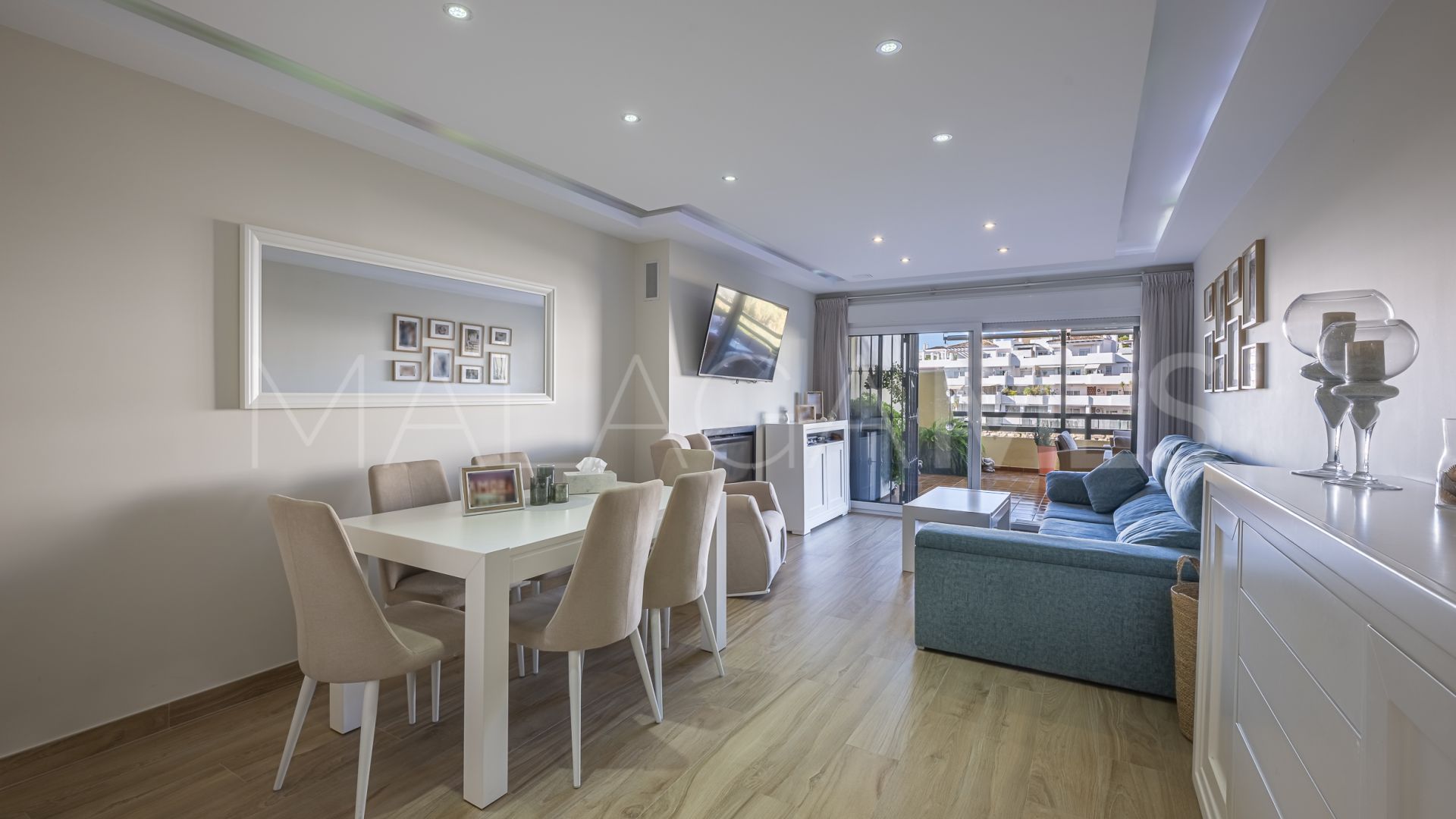 For sale ground floor apartment with 2 bedrooms in Las Joyas