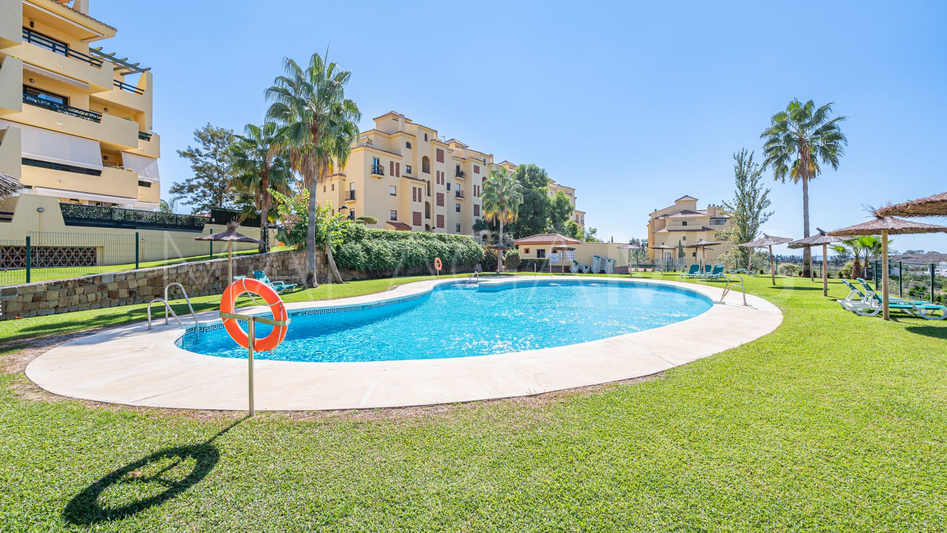 For sale ground floor apartment with 2 bedrooms in Las Joyas