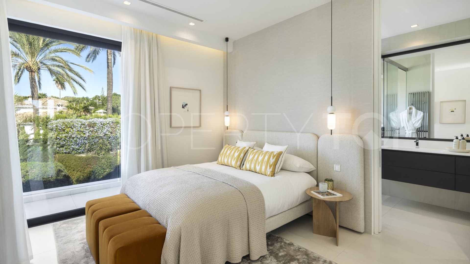 Buy Nagüeles villa with 5 bedrooms