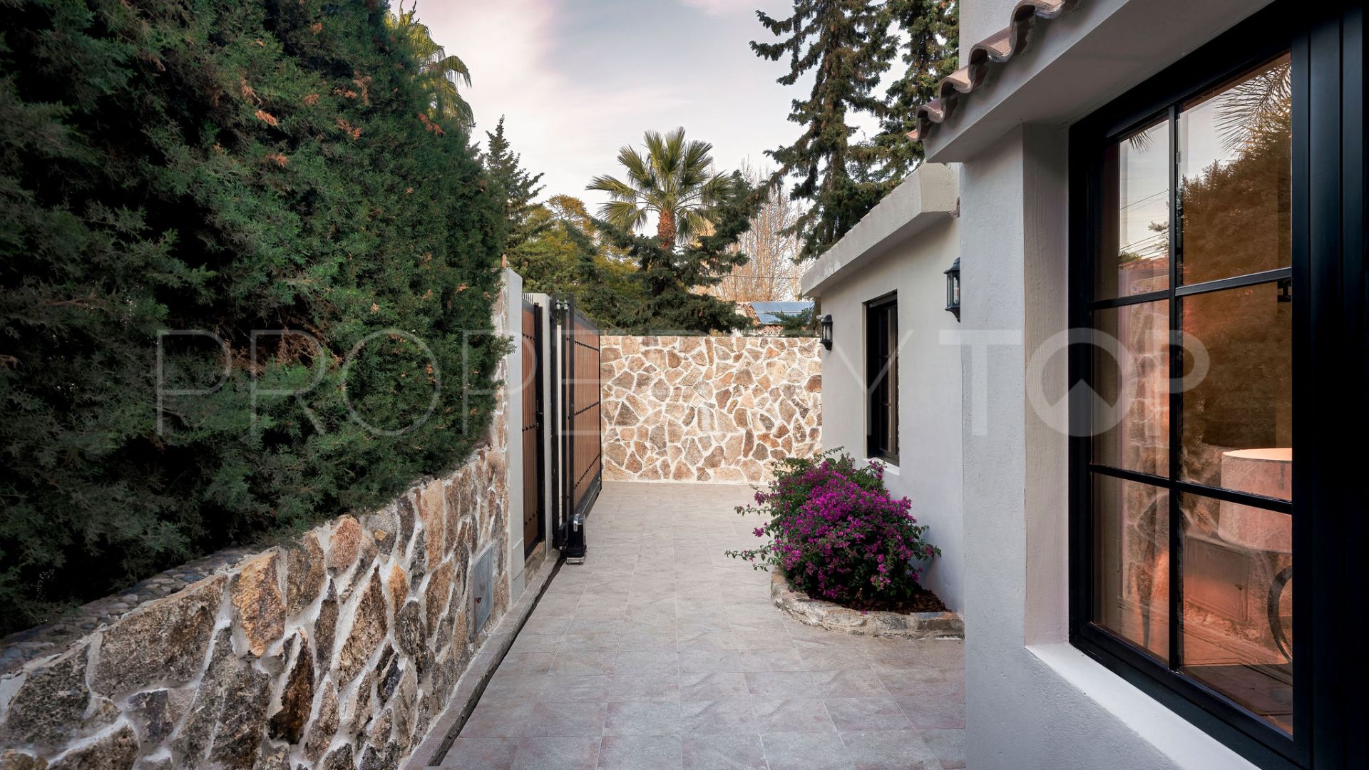 Villa en venta en Nueva Andalucia