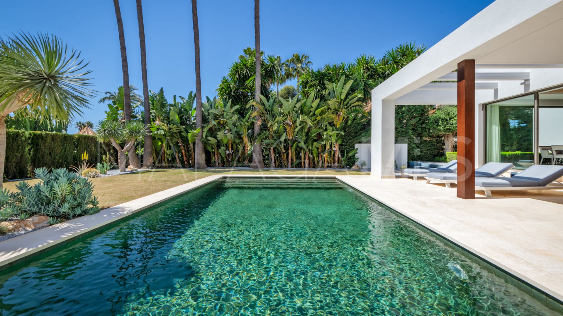 Villa for sale in Sierra Blanca