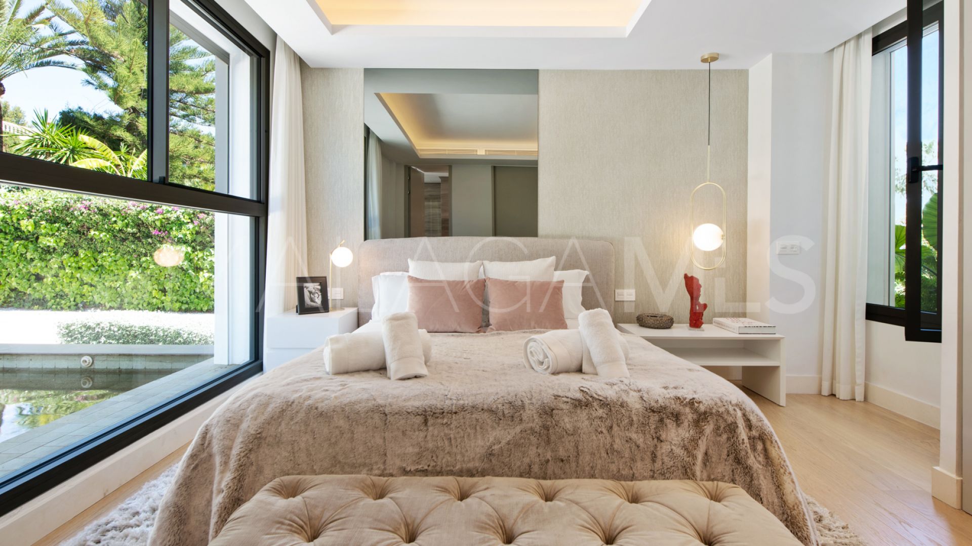 Villa for sale in Sierra Blanca